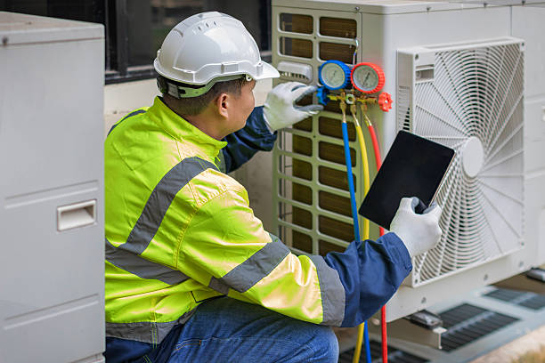 Professional Ductwork Repair technician working in Carbon, TX
